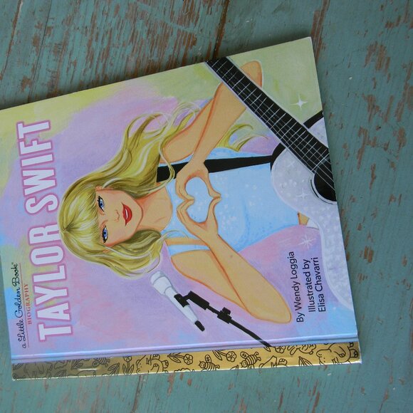 LOT OF 5 TAYLOR SWIFT MAGAZINE/BOOK LOT ERAS TOUR GUIDE LOVER FACTS GOLDEN - Picture 7 of 12